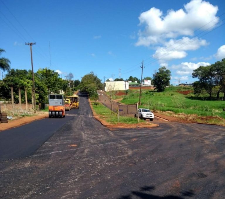 Arreglaron caminos y pavimentaron calles en San Vicente y El Soberbio