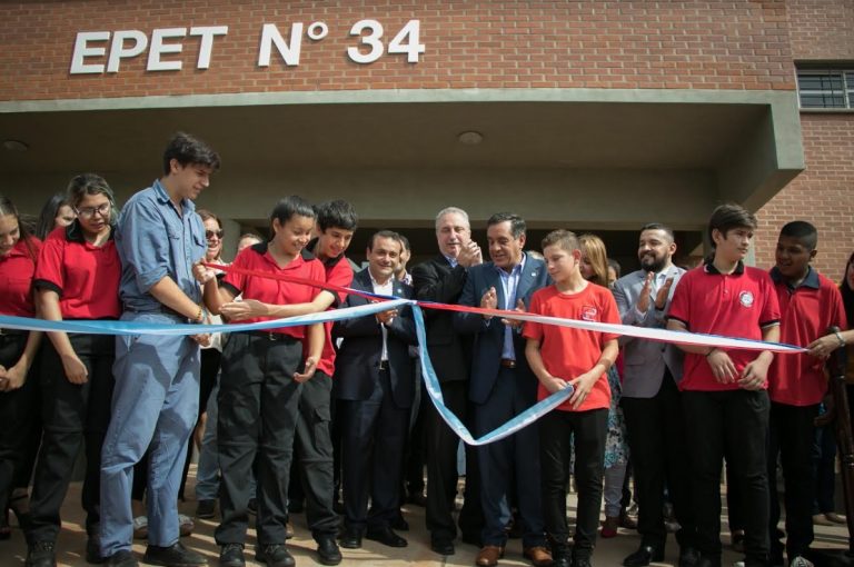 El Gobierno inauguró la Escuela Provincial de Educación Técnica Nº 34 en Itaembé Guazú