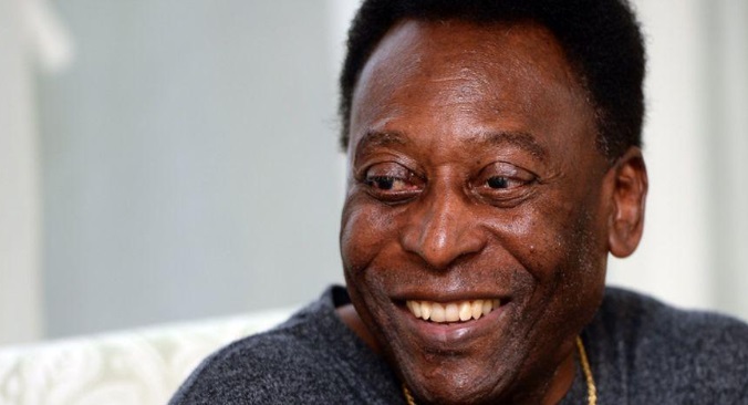 Internaron de urgencia a Pelé en París