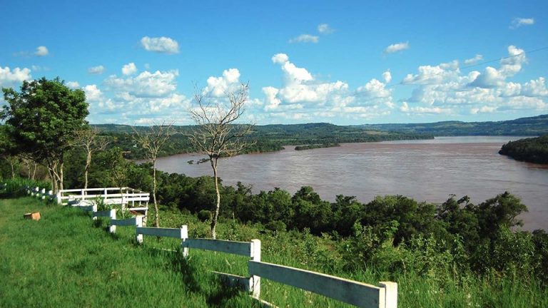 Municipios de Misiones y de Río Grande Do Sul limpiarán las costas del río Uruguay