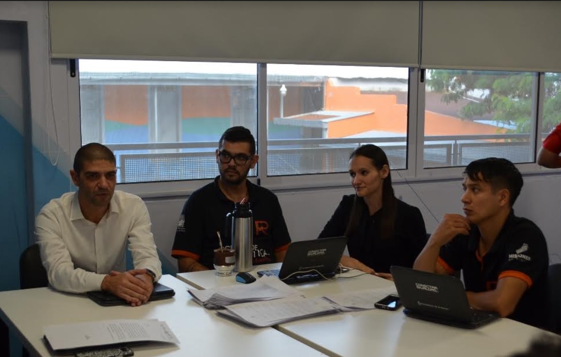 La Escuela de Robótica recibió la visita de representantes de Educ.Ar