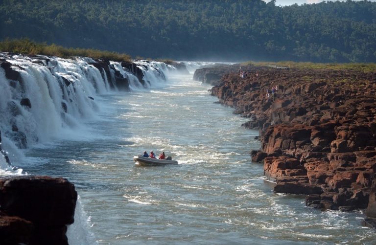 Saltos del Moconá: un espectáculo único, producto de una falla geológica sobre el río Uruguay