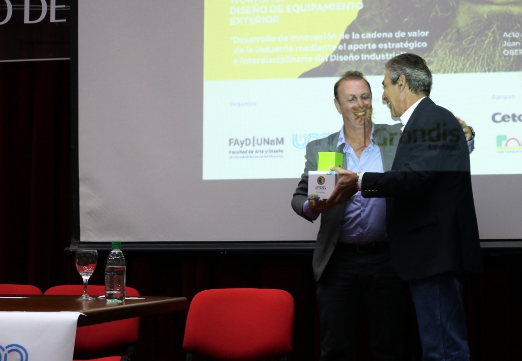 Oberá: Fernández participó del acto apertura de la 8va Edición del Seminario Madera 2 4 - Apertura Madera Más 6 - 3