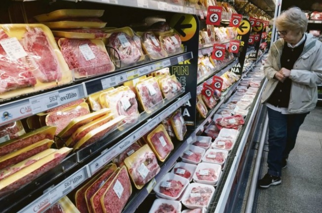 El consumo de carne disminuyó casi un 7% en abril