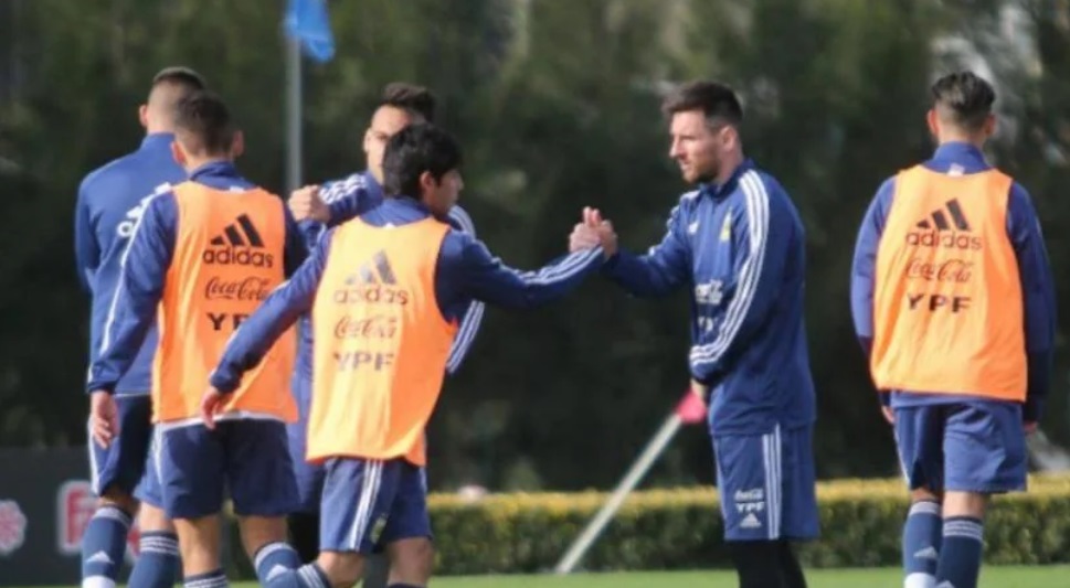 Sueño cumplido: el misionero Luciano Vera entrenó con Messi