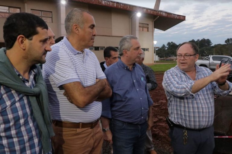 El Gobernador recorrió obras y visitó a emprendedores en Eldorado