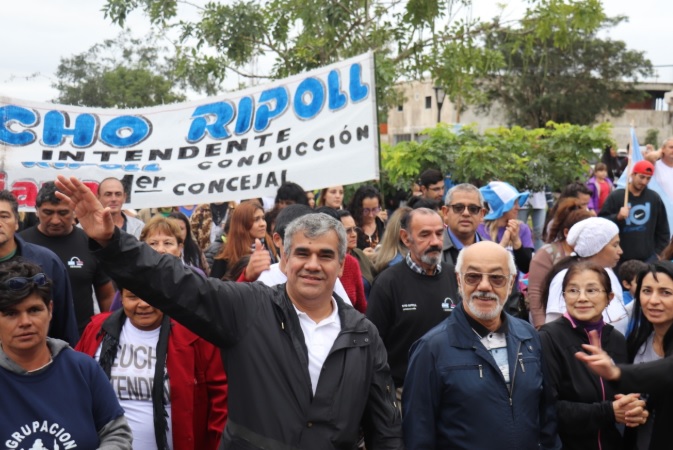 Elecciones provinciales: con una multitudinaria caminata, Ripoll cerró su campaña en Garupá