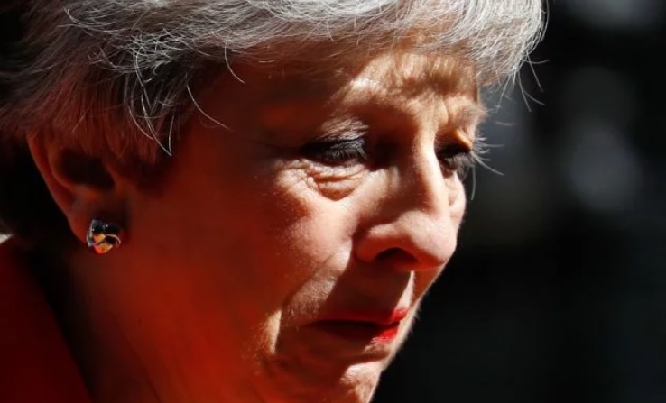 Theresa May anunció su renuncia como primera ministra británica