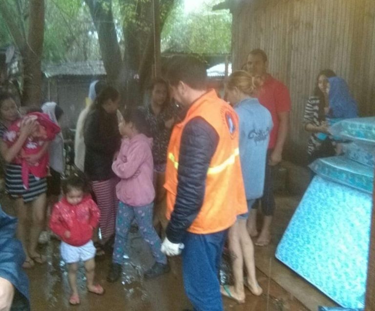 Más de 60 familias fueron afectadas por el temporal en la provincia