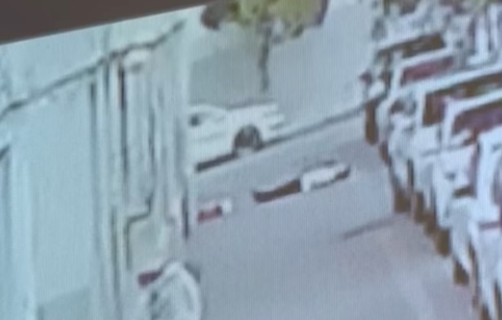 Salvó a un bebé de una caída mortal del quinto piso