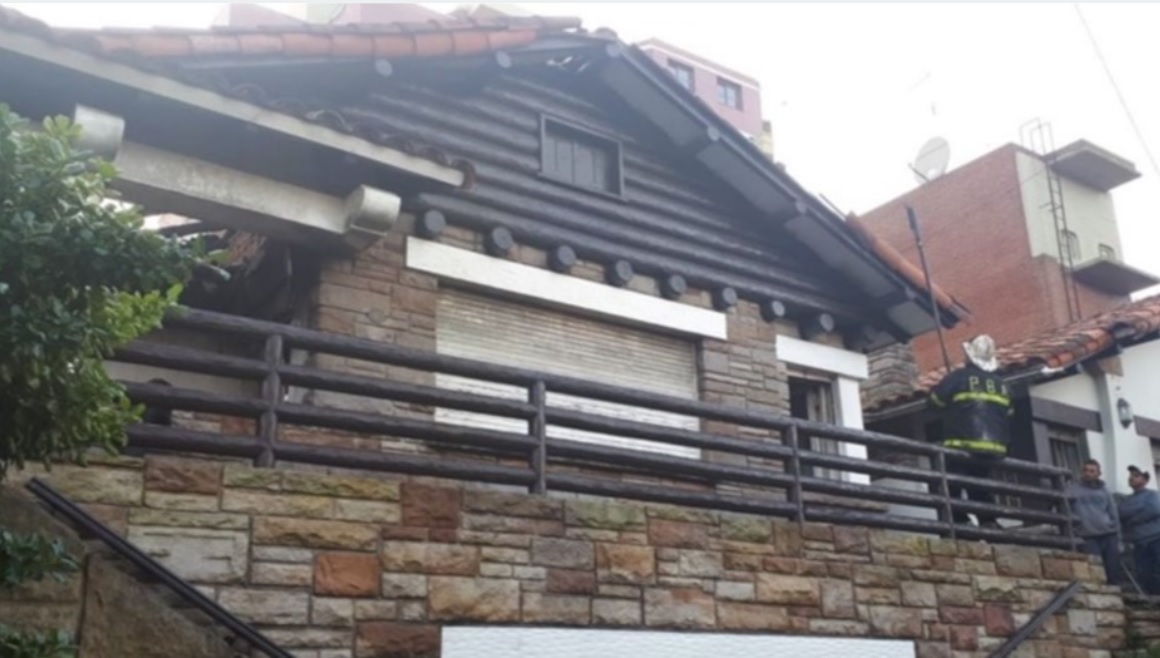 No tenía luz, prendió velas y se le incendió la casa a una abuela de 73 años