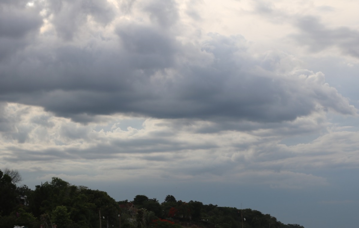 Tiempo: lunes fresco, con cielo cubierto