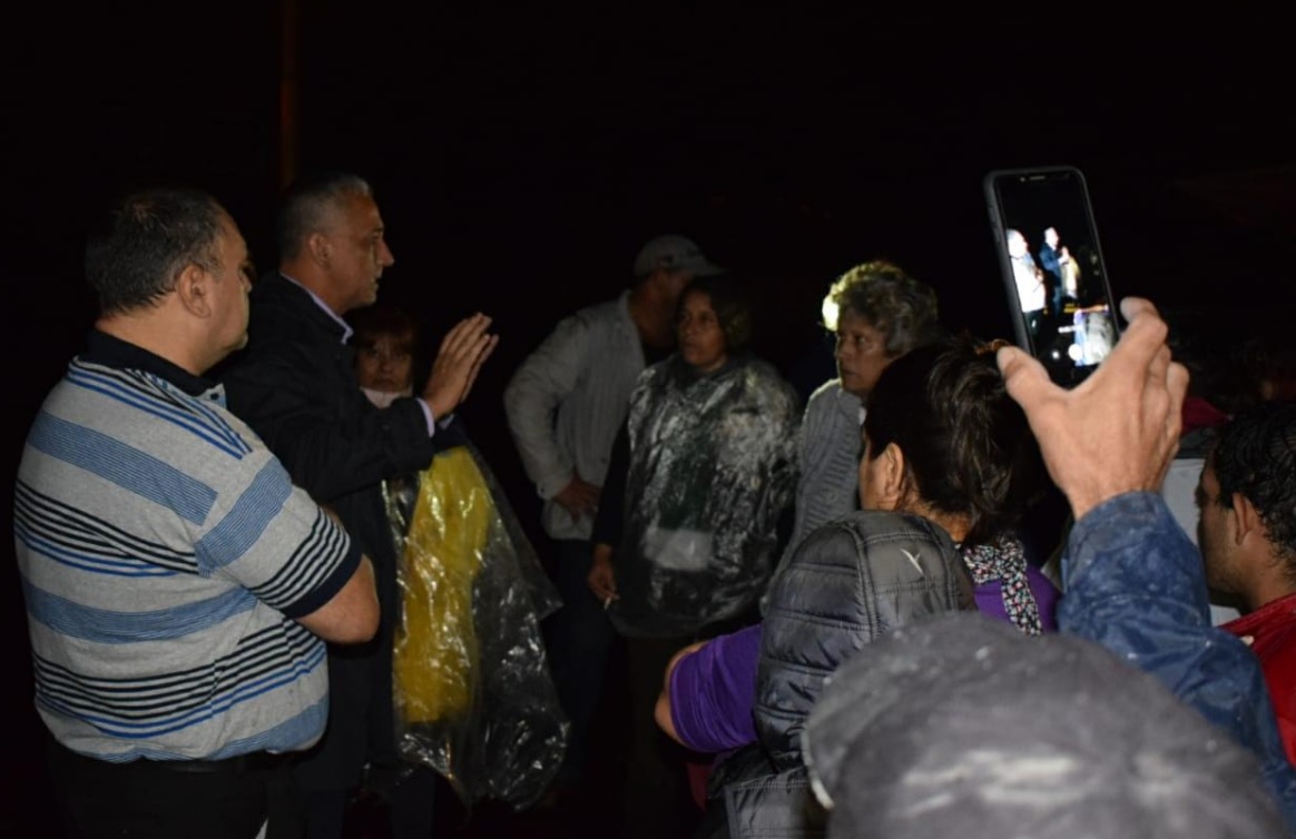 Corte de ruta: funcionarios se hicieron presentes en "Las Tacuaritas" para dialogar con vecinos