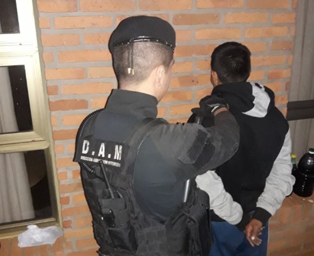 Posadas: lo filmaron intentando robar y fue detenido