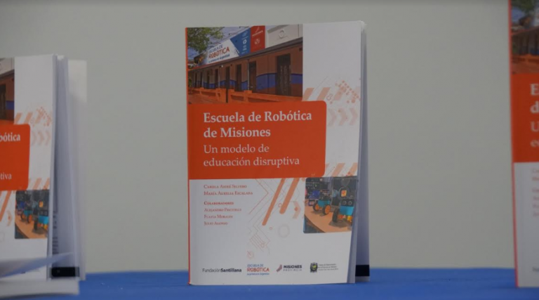 La Escuela de Robótica de Misiones presentó su libro