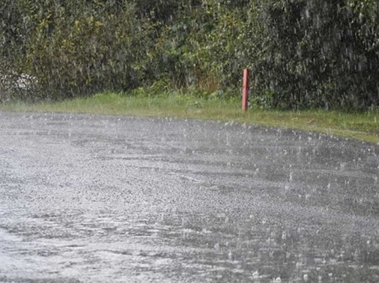 Jueves con lluvias intensas
