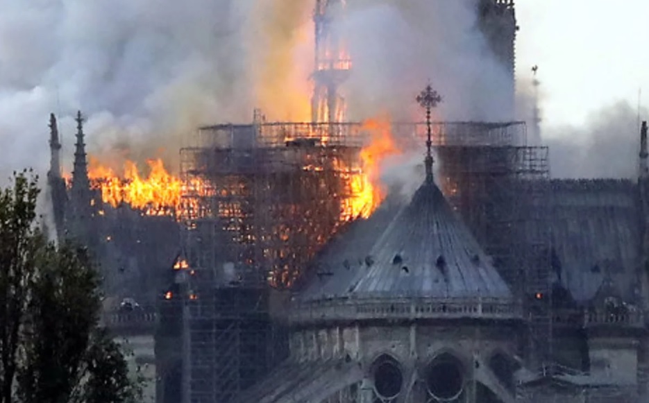 La Asamblea Nacional aprobó el proceso de refacciones de Notre Dame