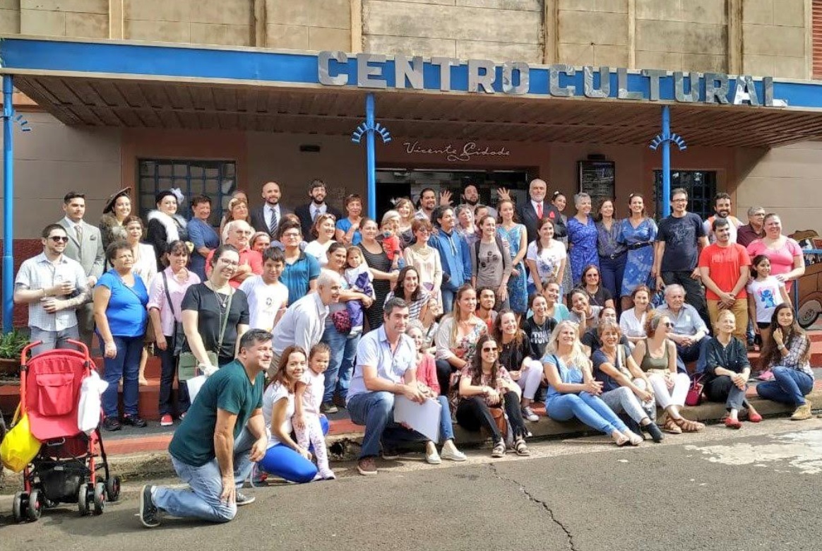 Más de un centenar de personas participaron del paseo peatonal por el Día Nacional de los Monumentos