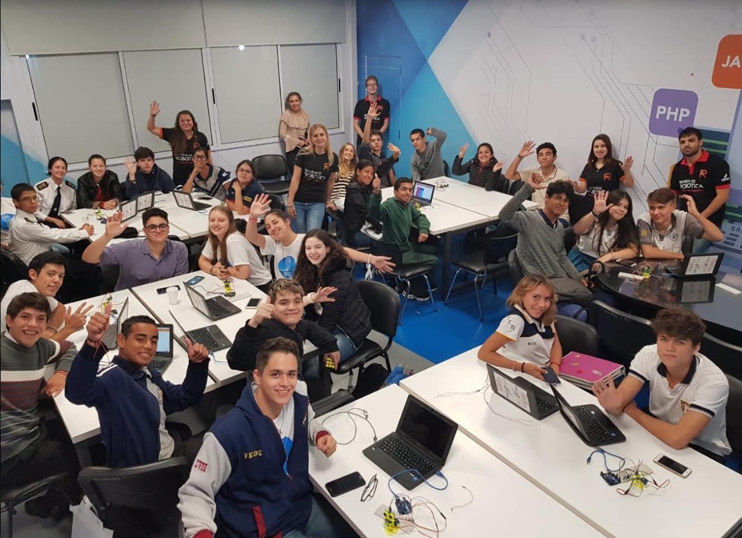 Durante la semana, la Escuela de Robótica llevó a cabo varias actividades