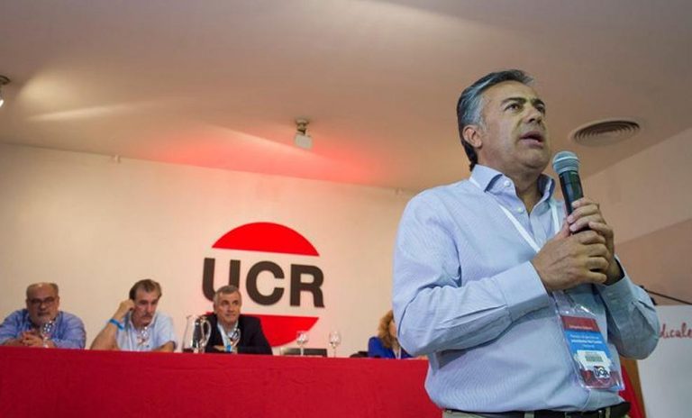 Política: la UCR define su futuro electoral en una cumbre