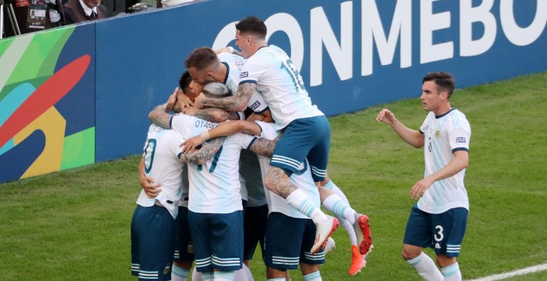 Copa América: Argentina derrotó a Venezuela por 2 a 0 y jugará ante Brasil en semifinales