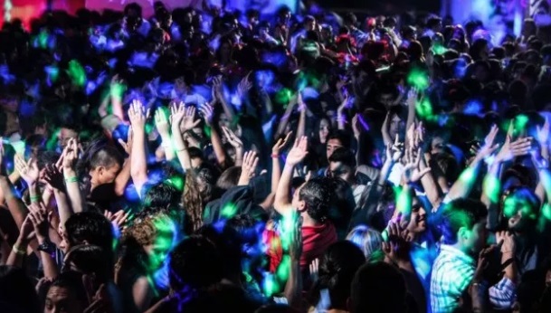 Mendoza: 20 alumnos terminaron borrachos en una fiesta de egresado y sus padres fueron multados