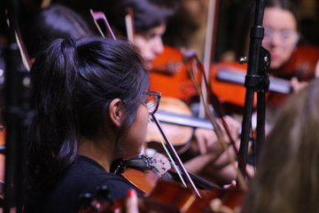 A puro arte musical, coral y de danza arrancó Iguazú en Concierto 