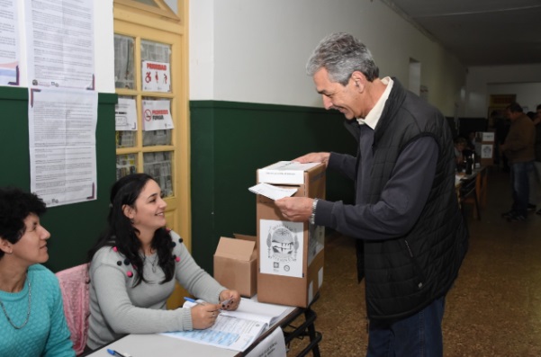 Elecciones 2019: “Hoy el pueblo decide”, expresó Carlos Fernández