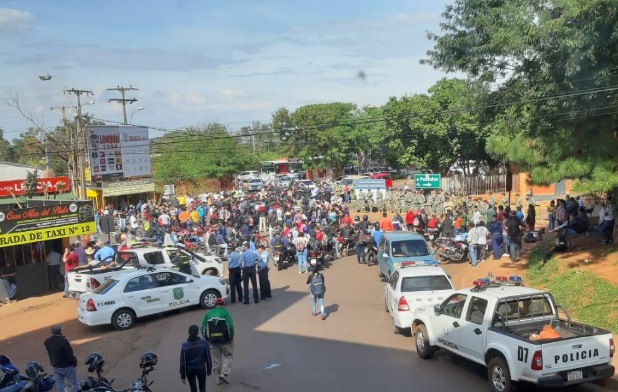 Paseros paraguayos y argentinos levantaron el corte en el puente Posadas-Encarnación