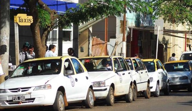 Tarifa de taxi en Posadas: aprobaron el aumento de la bajada de bandera a $36 y la ficha $3,60