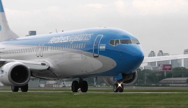 Susto en el aire: avión de Aerolíneas hizo aterrizaje de emergencia en Bogotá