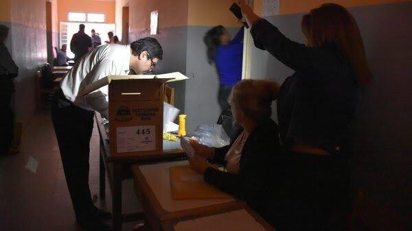 Apagón en todo el país afecta a las elecciones en Santa Fe, San Luis y Formosa