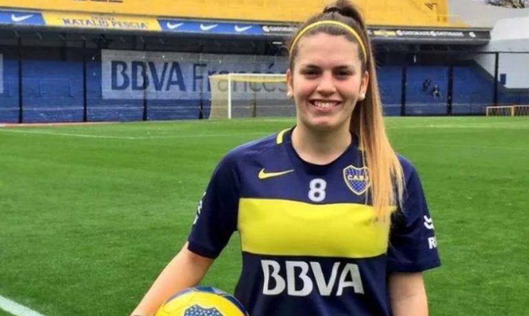 Una jugadora de Boca regaló su colección de botines para que un equipo femenino pueda seguir entrenando
