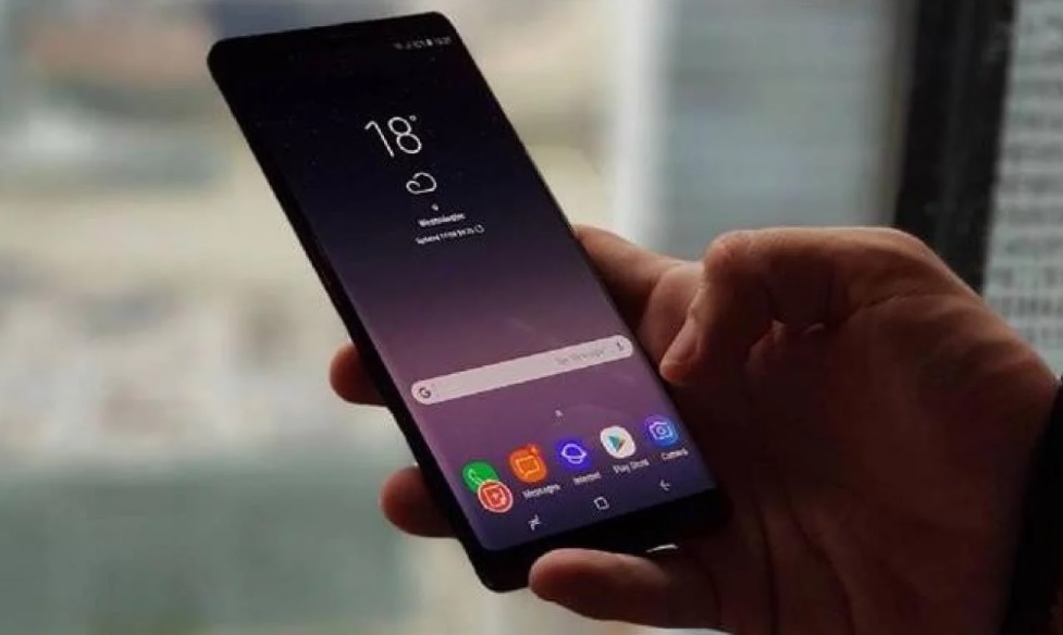 Crisis económica: en el 2019 se venderan un millón de celulares menos