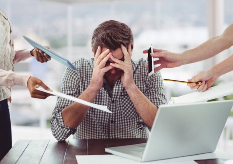 La OMS reconoció al exceso de trabajo como un "trastorno mental"
