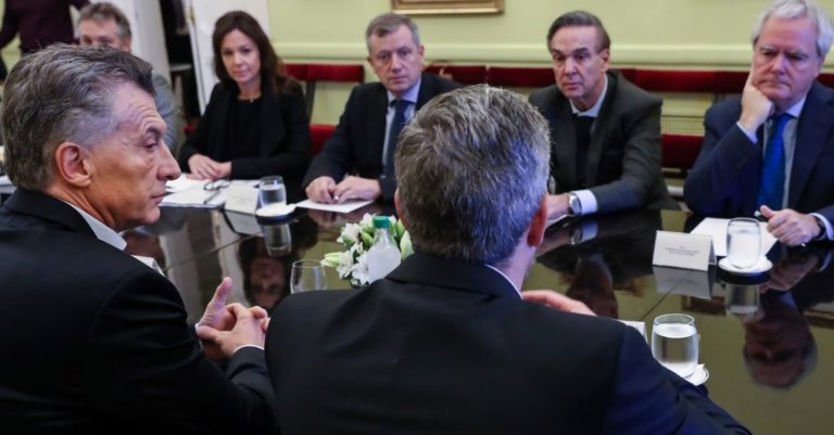 Pichetto se reunió con los ministros de Macri y le explicaron detalles de la gestión