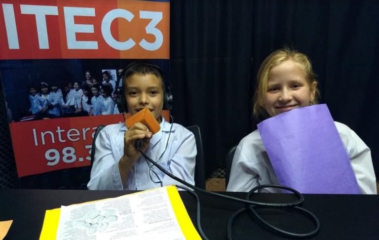 Dictan el programa provincial de Radios Escolares a niños del nivel inicial