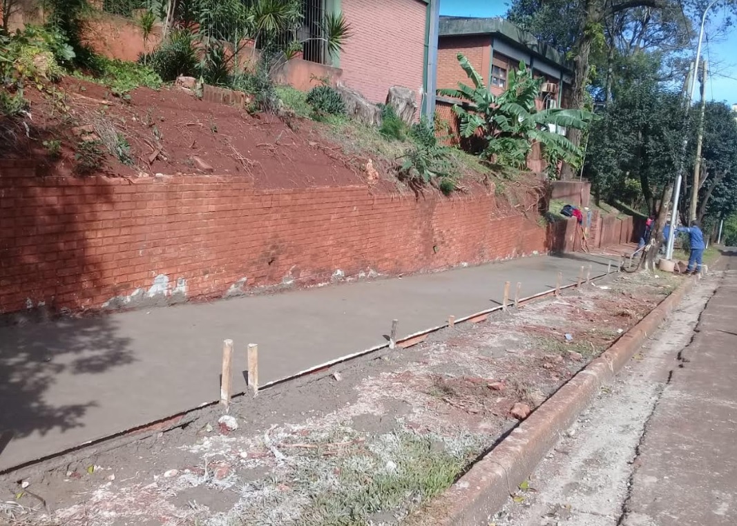 Oberá: siguen con la construcción de cordón cuneta y veredas