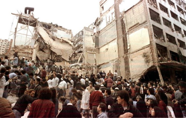 Decretaron este jueves Día de Duelo nacional por el 25 aniversario del atentado a la AMIA