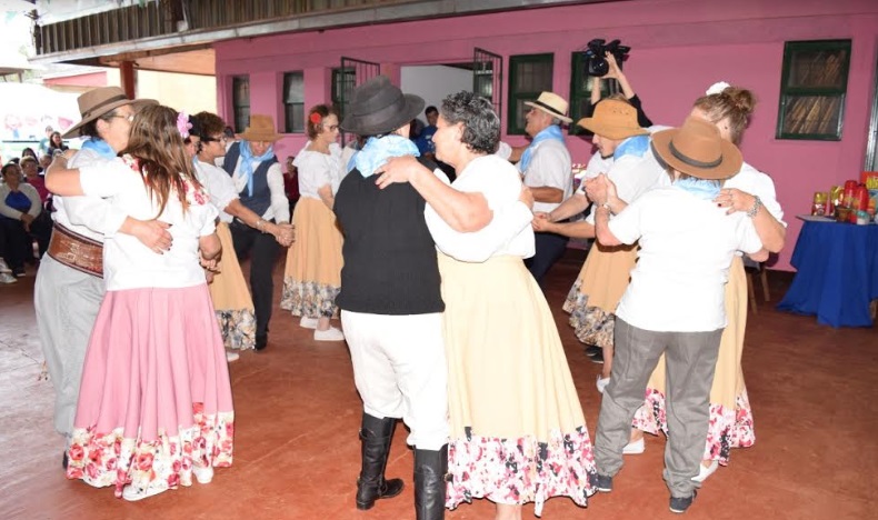 "Mateando con los abuelos" agasajó a jubilados de Andresito