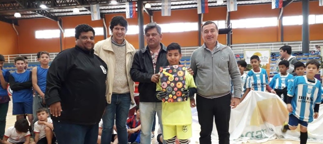 Entregaron premios a los ganadores del campeonato por el 10° aniversario del Hogar de Día