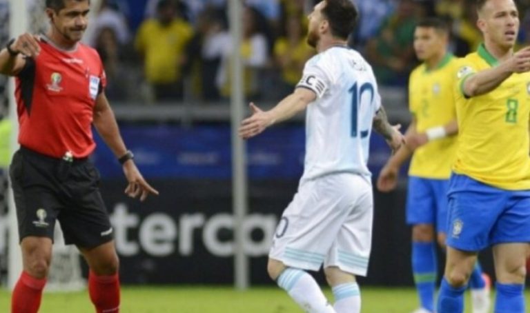 AFA presentó una queja formal ante la Conmebol por el arbitraje de la semifinal entre Argentina y Brasil