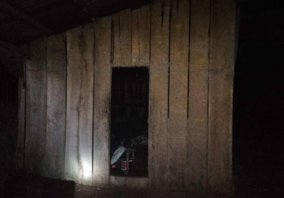 El Álcazar: encontraron a un hombre malherido en un aserradero abandonado y buscan a sus agresores