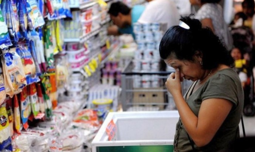 El consumo cayó 10,6% en el primer semestre del año