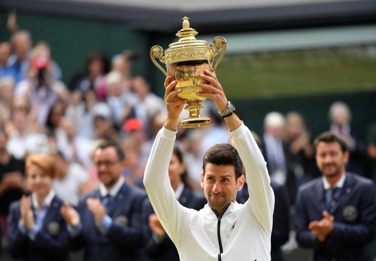 Djokovic se consagró bicampeón de Wimbledon en una épica final contra Federer