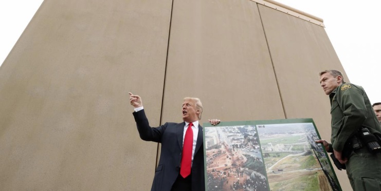 Estados Unidos: la Corte Suprema autorizó a Trump a construir el muro con México