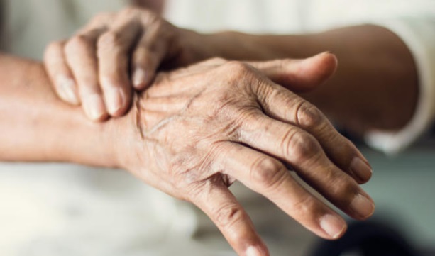 Día Mundial del Parkinson: causas y quiénes tienen más riesgo de padecerla