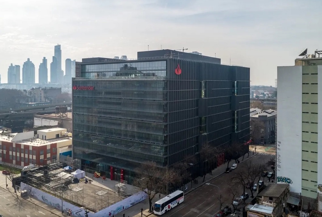 Santander inauguró una nueva sede corporativa e invirtió US$170 millones