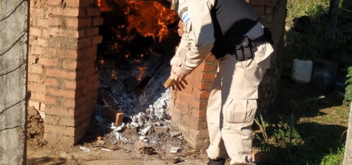 Eldorado: incineraron marihuana y cartones de cigarrillos secuestrados en diferentes operativos