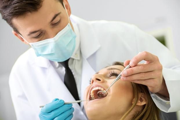 Un falso odontólogo atendía hace 14 años en un consultorio de La Plata
